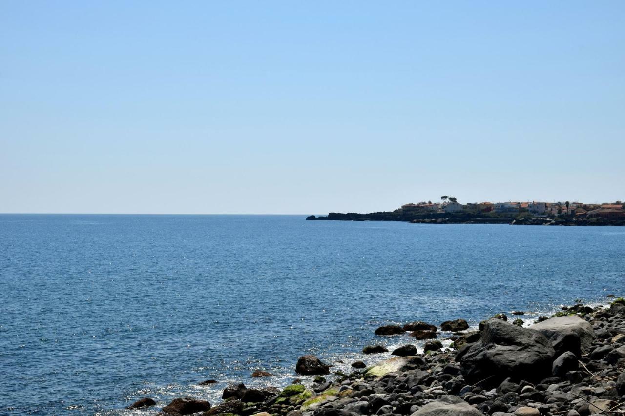 Riviera Degli Eucalipti - Cottage In Riva Al Mare Acireale Exterior photo